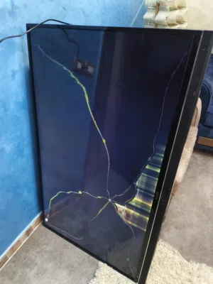 للبيع شاشه حجم 55 بوصه نوع مجك سمارت مكسوره للبيع