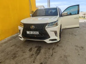 بيع او بدل ع رنج 2020.. Lexus Lx 570 2016 بلاك ادشن  بحالة  الوكالة