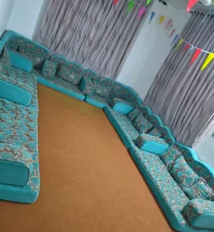 جلسة عربيه مستعمله بحاجه لتغيير وجوه