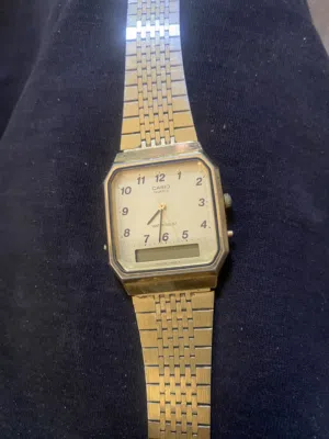 ساعه كاسيو ياباني بحاجه بطاريه فقط