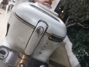 قلاب كهربائيه مونلكس بلونها الابيض