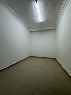 شقه للبيع تسويه مقابل مستشفى الامير حمزه بسعر 18 الف دينار