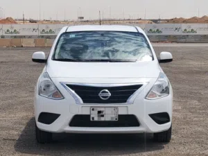 نيسان صني 2022 ابيض