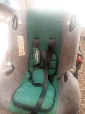 للبيع Car seat و كرسي طعام