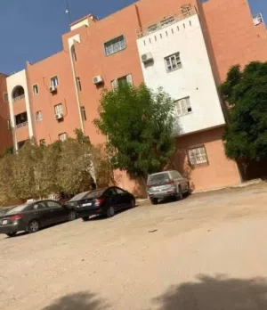 شقة ارضية مفروشة عمارات البطاطا الحجم الكبير امام الرائيسي حي دمشق عايلة ليبين او اجانب