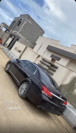 تيوتا افالون 2011