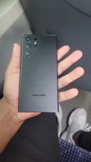 Samsung Galaxy S22 Ultra 128 GB in Dubai