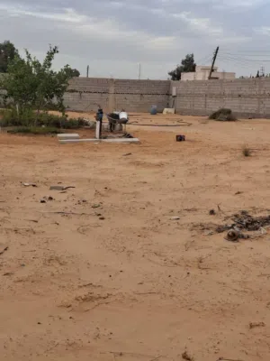 ارض في عين زارة