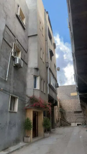 عمارة للبيع استثمارية تجارية ف غوط الشعال بالقرب من مسجد الابرار