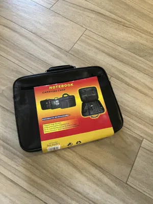 Notebook Carrying Case – Laptop Bag بحالة ممتازة