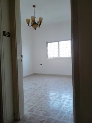 شقه للايجار بالقرب من دوار الطياره
