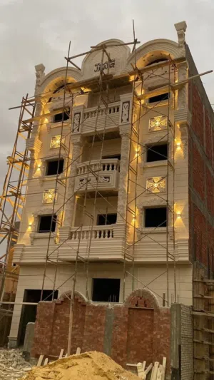 الشركه المصريه  للمقاولات  لتشطيبات الواجهات علي اعلي مستوي  بالاضاءه الحديثه