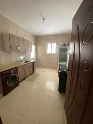 شقة في بلعون للايجار خلف فندق يوسف