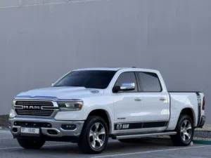 دوج رام لارامي 2021 خليجي  HEMI V8  4X4  ممشى 133