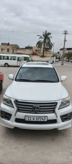 لكزس LX 570 موديل 2014
