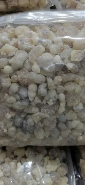 متوفر لبان وبجوده عاليه واسعار في متناول الجميع لبان عادي للبخور والاكل فصوص للبخور.. دكر للعلاج