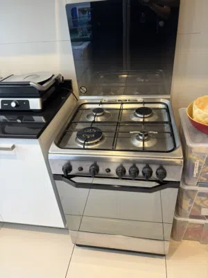 Indesit 4 burner gas cooker