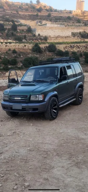 ايسوزو-تروبر-1999