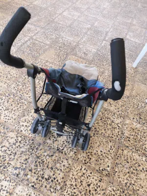 عربة اطفال مستعمله بحاله جيده
