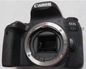 للبيع – كاميرا كانون Canon 77D