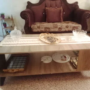 طاولات للبيع