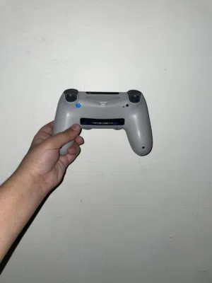 يده بلستيشن 4