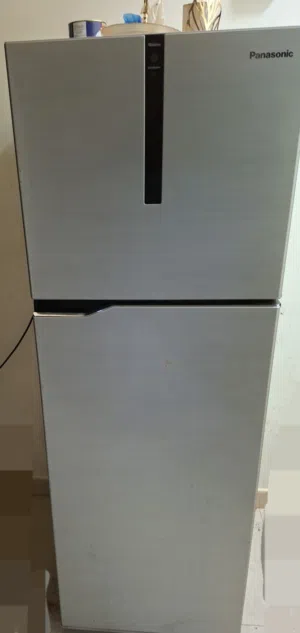 ثلاجة للبيع المستعجل بسبب السفر