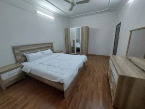 2BHK AVAILABLE