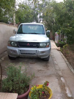 سيارة ميتسوبيشي باجيرو 2001 بحاله ممتازه مرخصة  3000cc silver
