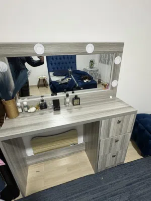 تواليت او بيرو مضيئ