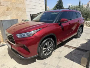Toyota highlander 2021 XLEفحص كامل 7 جيد  ممشى قليل 30الف مايل في حالة الوكالة بسعر مغري