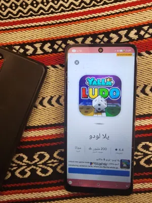 بحاجه تغير شاشه a73 للبيع بس الجهاز شغال بس مكسوره شاشه