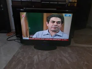 للبيع تلفزيون ونسا ال سي دي 40 بوصه بحاله جيده جدا نظيف معاه  ستاند وريموت السعر 17 دينار