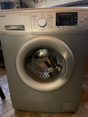 نشافة للبيع نوع شارب شبه جديد