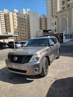 نيسان باترول 2010 فئة LE بحالة ممتازة اعلى مواصفات بالكويت رادار كاميرات بالمرايا مانع تصادم