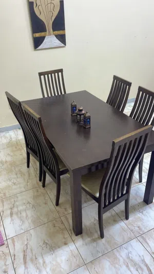 طاولة لون  أسود ست كراسي