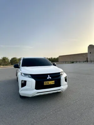 Used Mitsubishi L200 in Al Dakhiliya
