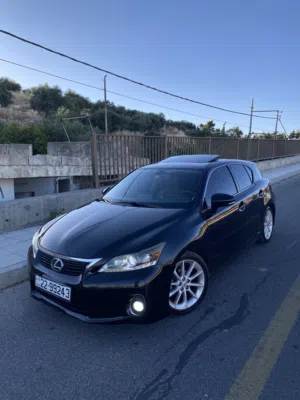 ليكززس ct200 //2012 فل اضافات بحاله الوكاله