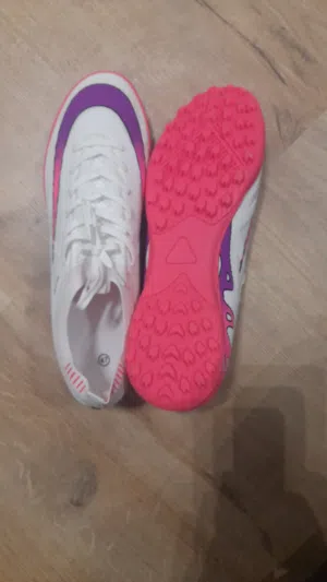 جوتي كرة جديد