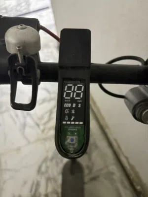 سكوتر مستعمل ومعدل العيب الوحيد مافيه  البطاريه خربانه