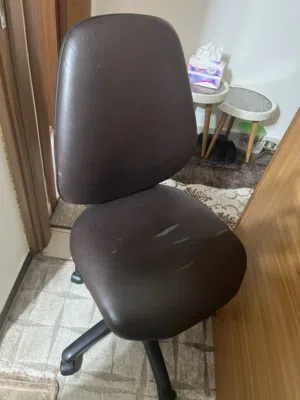 كرسي مكتب ....