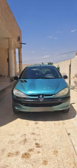 بيجو 206 موديل 2000