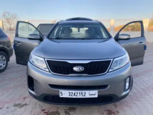 Used Kia Sorento in Tripoli