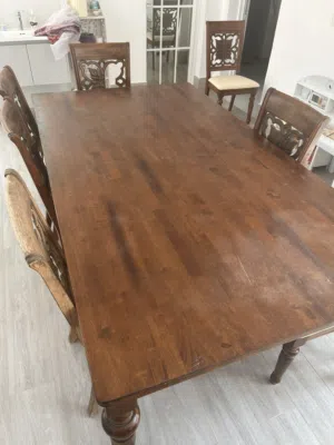 طاولة طعام مع 8كراسي