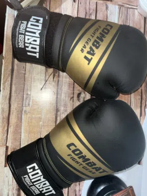 قفازات ملاكمة + بانديج 5 متر
