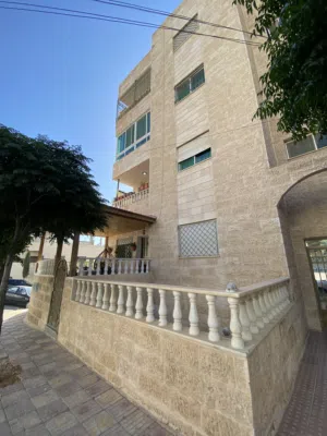 بيت للبيع حي عدن مساحة 150 متر مربع