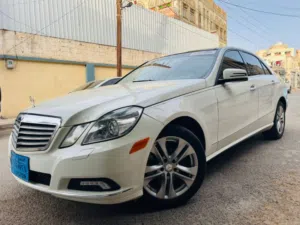 مرسيدس بنز E350 موديل   2010  وارد نظيف جدا جميلة تسر الناظرين والسائقين