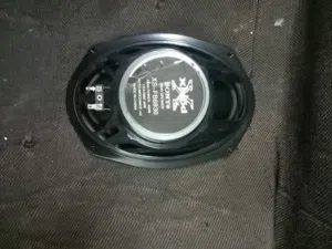 سماعات سوني غنيه عن التعريف شغالات 100% جداد بالكرتونه مواصفات السماعات مكتوبه