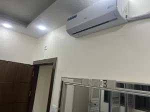 شقة مفروشة للايجار سوبر ديلوكس في موقع مميز ومخدم بكل الخدمات