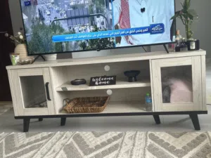طاولة تلفزيون